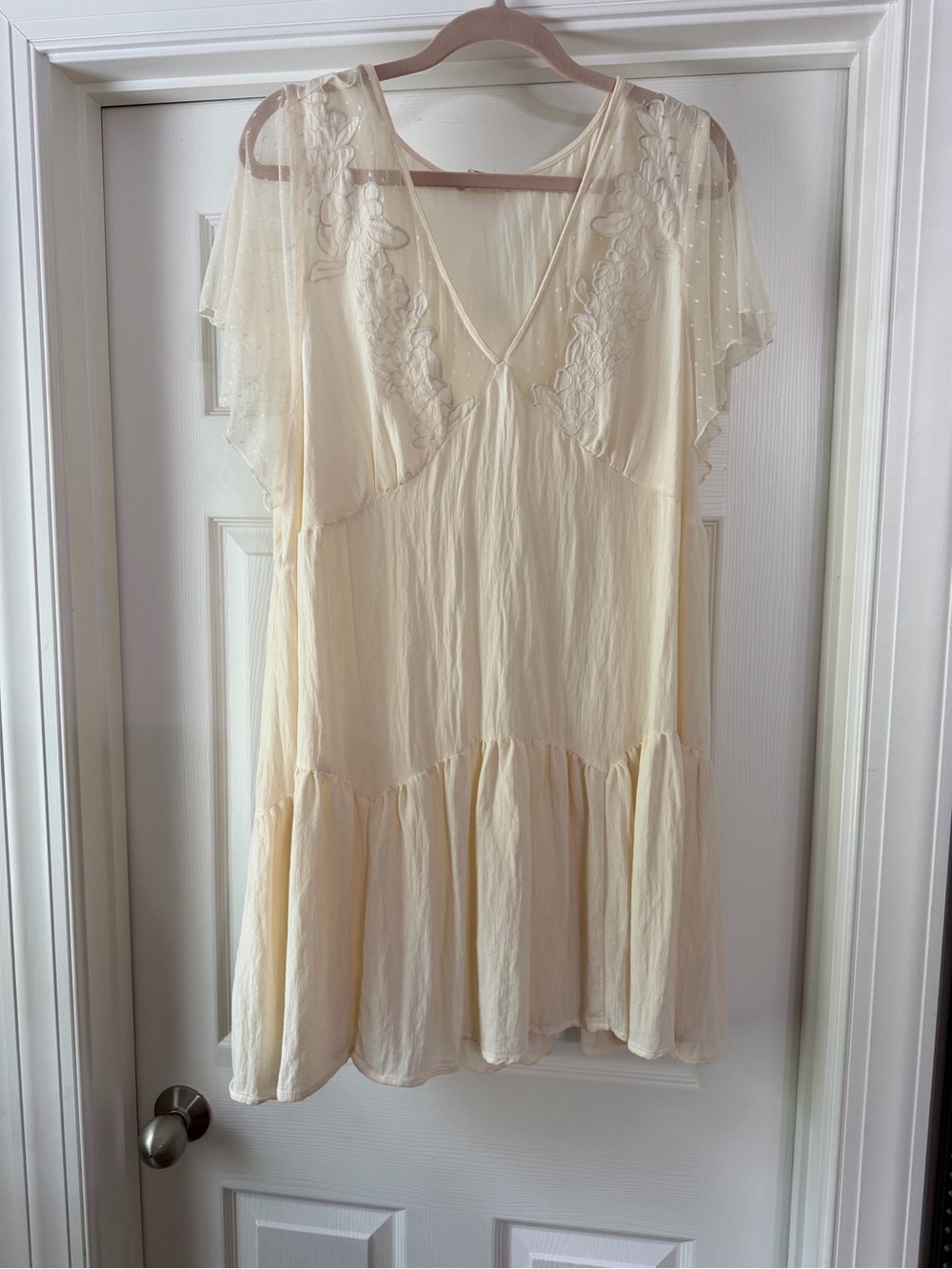 Torrid Cream Lace-Accent Flutter Mini Dress ~ Festi collection